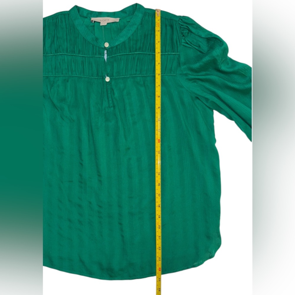 NWT LOFT Women’s Long Sleeve Shirred Yoke Style Blouse In Kelly Green Size: XSP - Picture 9 of 12